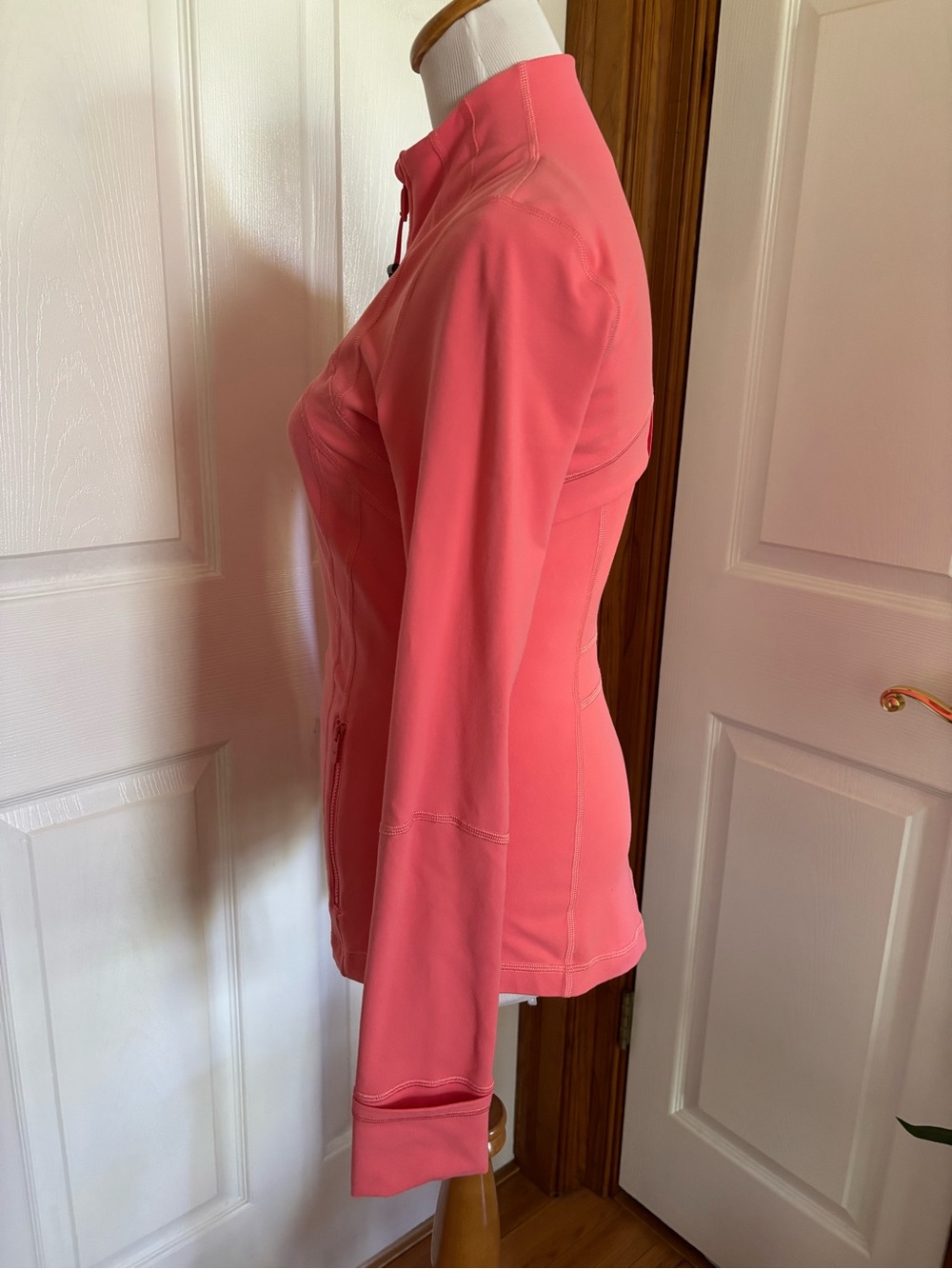 Lululemon Define Jacket Luon 6 EUC - Picture 6 of 10
